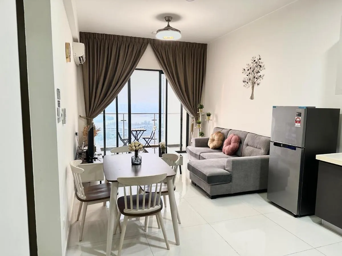 Golden Tree @ Country Garden Danga Bay Apartment Johor Bahru Malaysia