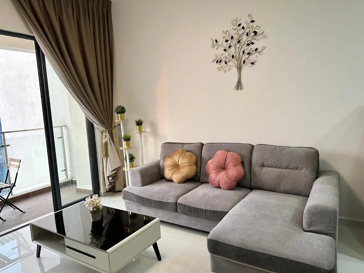 Golden Tree @ Country Garden Danga Bay Apartment Johor Bahru 0*,  Malaysia